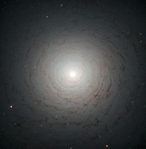 Hubble Views Lenticular Galaxy Ngc 524