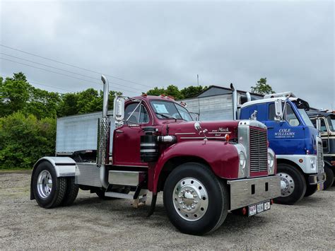 Bill And Vicki Hills Cummins Powered 1961 Mack B 73 Semi Tr Flickr