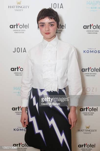 Maisie Williams Photos And Premium High Res Pictures Getty Images