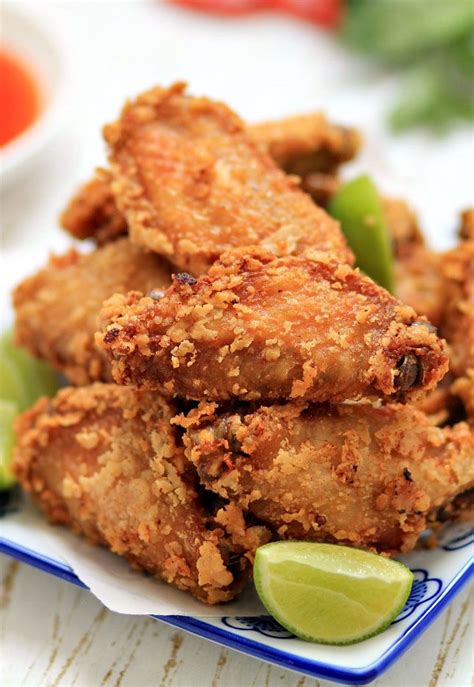 In this post i'm going to show you how i make my easy old fashioned crispy fried chicken wings. Thai-style chicken wings
