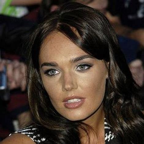 Il popolare cantautore ha presentato l'emozione non ha voce. Tamara Ecclestone esclusa da Sanremo per i troppi capricci ...