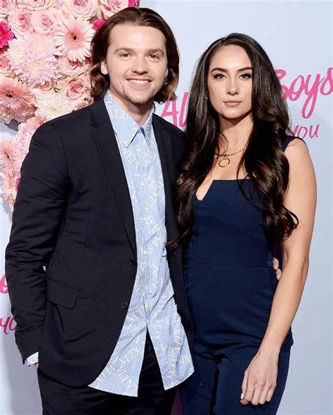 Kissing Booth Star Joel Courtney Is Now A Married Man Joel And His
