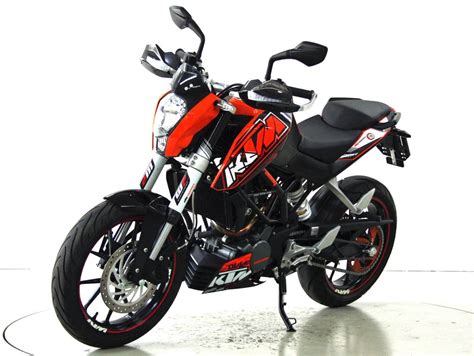 Hast du einen fehler gefunden? KTM 125 Duke - 125 ccm Motorräder - Moto Center Winterthur
