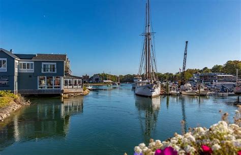 10 Most Charming Coastal Towns In New England Luggage Shipping With