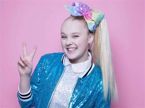 Masked Singers Jojo Siwa Takes Out Ponytail And Reveals Natural Hair