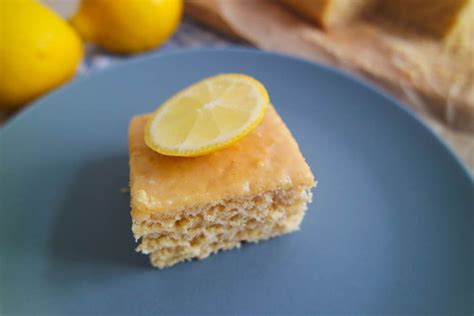 Ihr fettarmer russischer zupfkuchen light spart zumindest im vergleich zum (natürlich auch soooooo. Zitronenkuchen - vegan, fettarm & luftig leicht | Zitronen ...