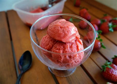 Cómo hacer helado casero de fresa sin heladera LaWebcinera