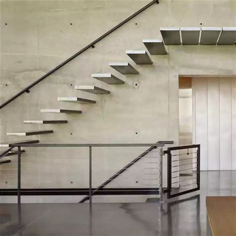 Hot Selling Indoor Frameless Glass Railing Solid Rubber Wood Steps