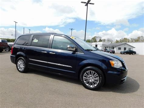 As one who has worked in the oil patch for 25 years, i feel that 'boom town' is the most realistic portrait of the industry (during that period) that has ever been put on film. Pre-Owned 2016 Chrysler Town & Country Touring-L 4D ...