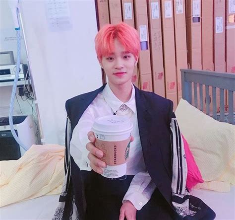 Who is lee macmillan dating in 2021 and who has lee dated? Want some strabucks 🏻 (With images) | Lee daehwi, First ...