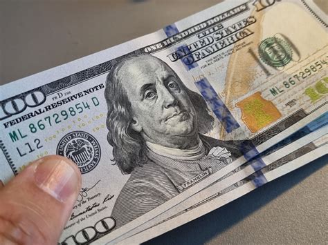Caputo, more clinging than ever to the stillness of the dollar, and