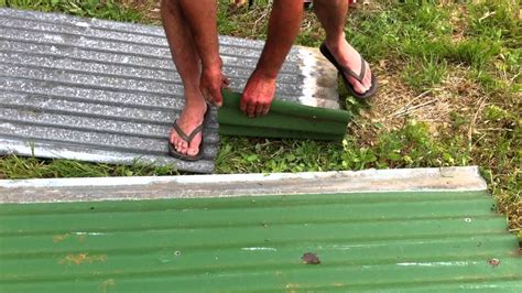 How To Cut Corrugated Iron No Tools By Hand Youtube