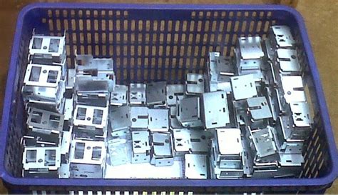 Utamakan pelayanan konsumen jika peningkatan sumber daya manusia sudah berjalan secara optimal, maka pelayanan konsumen juga menjadi salah satu aspek penting yang perlu anda perhatikan. Terima jasa ZINC plating baik acid maupun alkalin ...