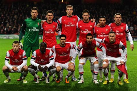 The arsenal football club is a professional football club based in islington, london, england that plays in the premier league, the top flight of english football. Futebol Style ®: Arsenal 2012/13 - ING