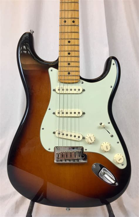 Fender 60th Anniversary American Deluxe Stratocaster 2014 Sunburst