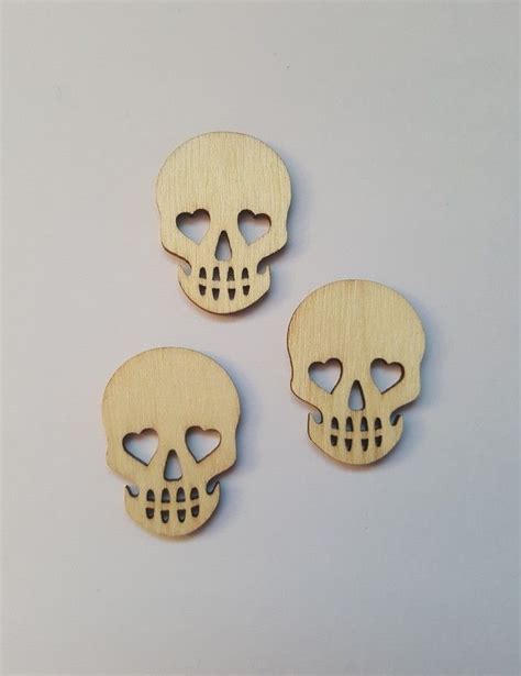 10 X Mini Blank Wooden Craft Shapes 30mm Skull Wooden Craft