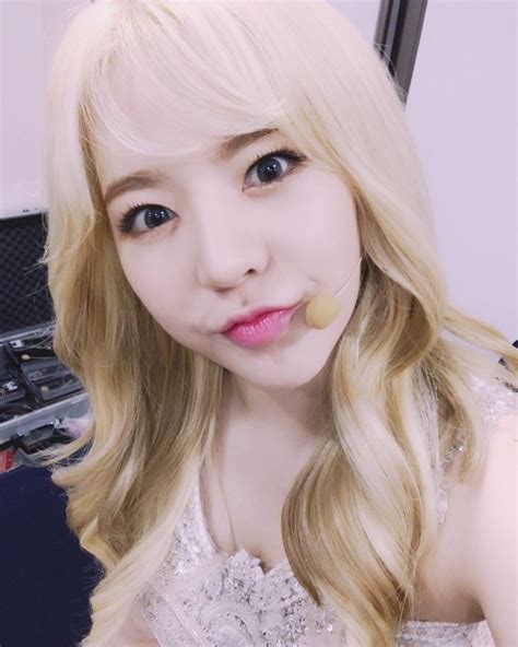 Snsd Sunny Greets Fans With Her Stunning Selfie Wonderful Generation
