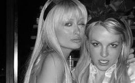 Protagonizan Britney Spears Y Paris Hilton La Primera Selfie