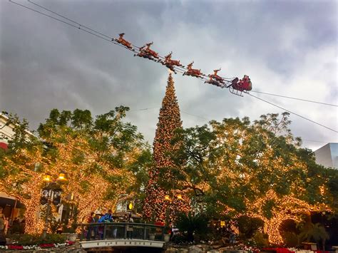 The Grove Christmas Tree Los Angeles California Hilarystyle