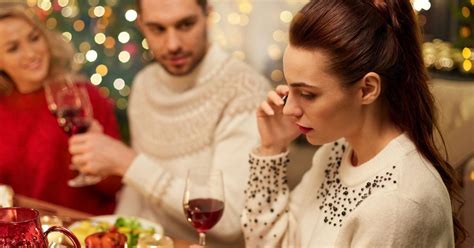 Les pires phrases entendues par les célibataires pendant les fêtes de Noël WorldTop