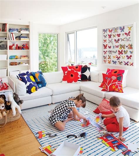 Eight years, two boys, and two dogs later, they are still in good. 10 Family-Friendly Living Rooms You'll Want To Hang Out In ...