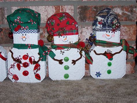 Snowmen Made From Pavers Pallet Christmas Tree Outdoor Christmas