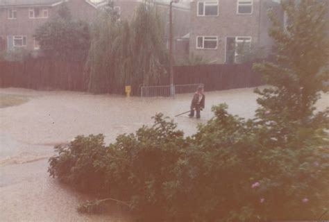 Valley Road Flood 1976 | Storms, Floods & Earthquakes, Valley Road | Wivenhoe's History