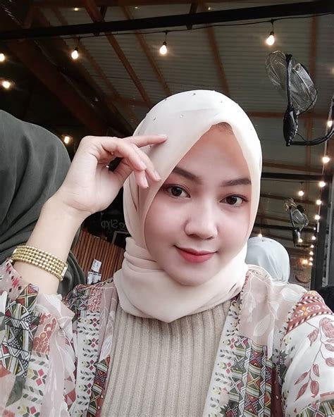 Alyssa with syamim hasniinstagram : Janda Muda Cantik Makassar Fitri Hafya Mencari Jodoh ...