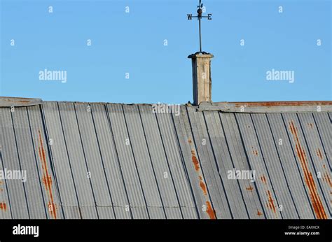 Old Tin Roof Hi Res Stock Photography And Images Alamy