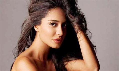 Lisa Haydon Model And Bollywood Actress Of Queen Fame My Words