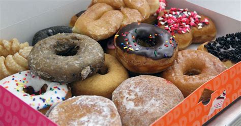 Tak hanya itu, dunkin donut kini juga ada promo minuman panas khusus hari senin loh. Dunkin' Donuts Flavors - Experts Rank the 15 Best Flavors - Thrillist