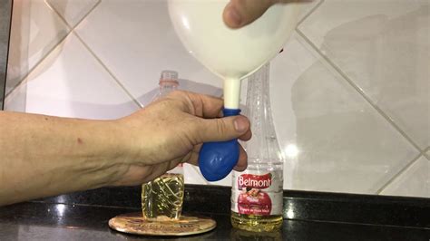 Experiência De Encher Balão Bexiga Com Garrafa De água Com Vinagre E Bicarbonato Parte 80 Youtube