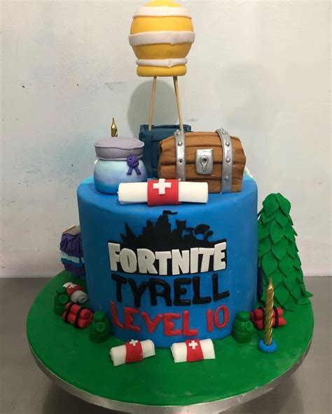 Fortnite Birthday Cake Toppers Party City Beth Mulholland Bruidstaart