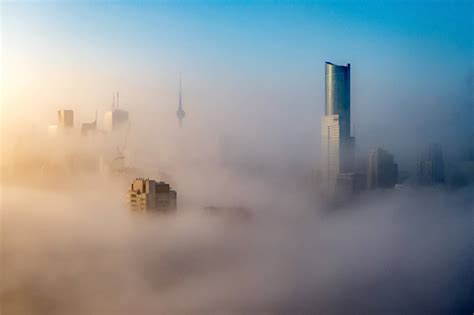 Unreal Photos Of The Dense Fog That Engulfed Toronto