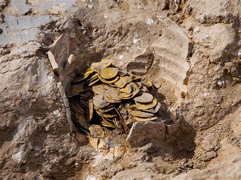 Israeli Teens Discover Hundreds Of Rare Gold Coins In Archaeological