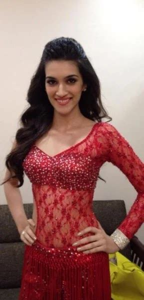 12 Pics Of Engineer Cum Actress Kriti Sanon That Will Make You Fall In Love With Engineering