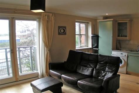 Leeds · 32 sq.ft · 1 bedroom · 1 bath · flat · en suite · furnished · kitchen. 2 bedroom flat to rent in Turlow Court, Leeds | Leeds ...