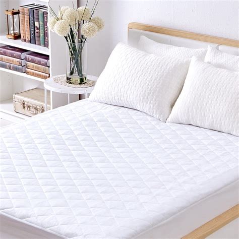 Spotlight provides mattress toppers, protectors & underlays to add an extra level of comfort to your sleep. Quilted King Size 100% cotton Waterproof Mattress ...