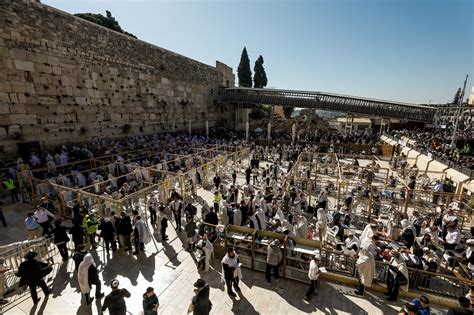 Thousands At Western Wall For Traditional Passover Priestly Blessing