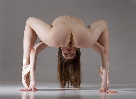 Sexy Nude Contortionist Girls Play Naked Yoga Contortion Min Xxx