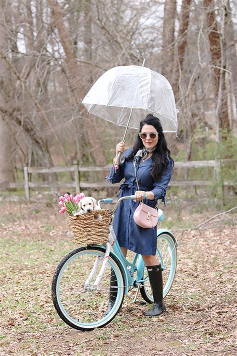 This diy rapunzel bike basket inspired by tangled will make your rides the best ever! DIY Bike Basket - Darling Darleen | A Lifestyle Design Blog
