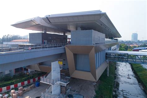 Hussein onn and suhaila noah had six children, including their fourth child, hishammuddin hussein. Bandar Tun Hussein Onn MRT Station - Big Kuala Lumpur