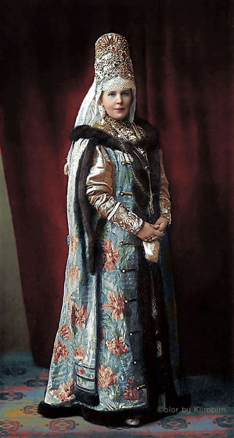 40 Incredibly Colorized Photos Of The 1903 Winter Palace Costume Ball