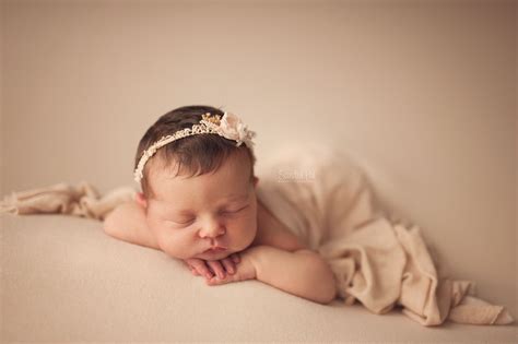 Pretty Baby Girl Brantford Ontario Newborn Photographer Newborn