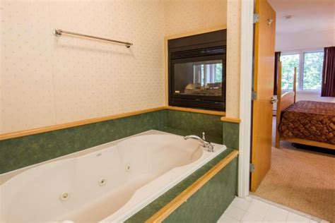Vermont Hotels With Hot Tub In Room Romantic Getaways For Couples