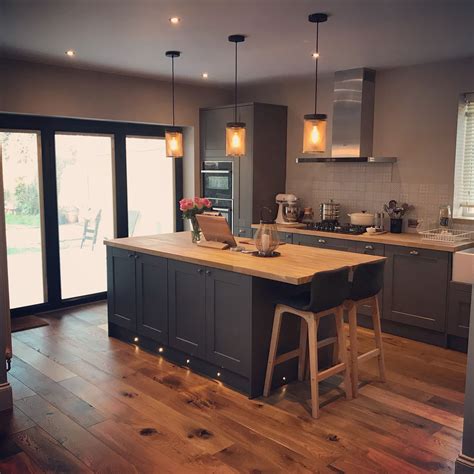 Howdens Fairford In Graphite With Solid Oak Worktops And Neff Appliances