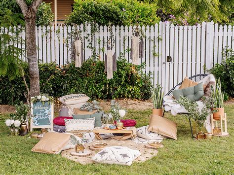 The outdoor shower is made of hardwood and fir wood and is characterized by its absolute weather i combined oceanside outdoor shower with the hampton outdoor shower kit to make a outdoor. How to Host A Beautiful Baby Shower