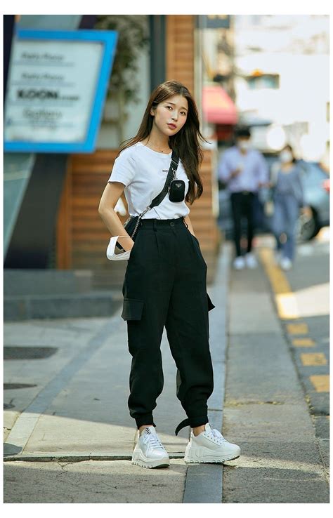 Street Fashion Womens Style In Seoul May 2020 Korean Street Fashion
