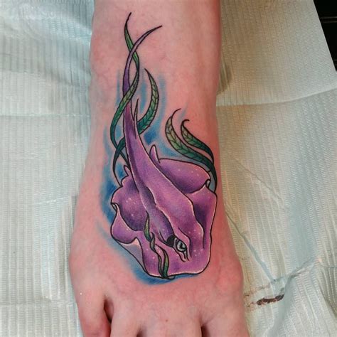35 Graceful Stingray Tattoo Ideas A Symbol Of Stealth Speed And