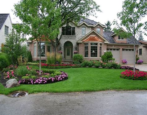 Beautiful Front Yard Landscaping Traditional Home Front House